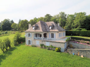 Beau pavillon à ESPALION