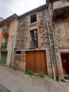  Maison, à rénover, située au centre du village de SAINT COME D'OLT