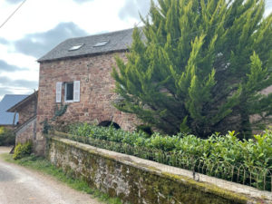 Corps de ferme à 10 minutes de BOZOULS