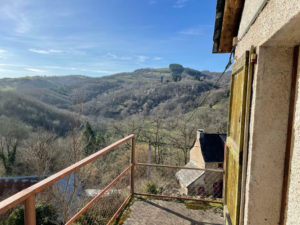 Corps de ferme à 20 minutes d'ENTRAYGUES SUR TRUYERE