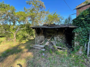 Corps de ferme à 2kms de SAINT AMANS DES COTS