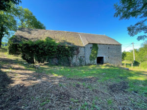 Corps de ferme à 2kms de SAINT AMANS DES COTS