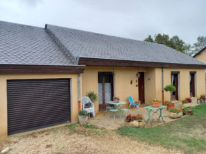 Entre BOZOULS et ESPALION, maison de Type 4, de plain pied, 1000 m2 de terrain.