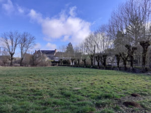 MAISON avec jardin et terrain. - Secteur Laissac