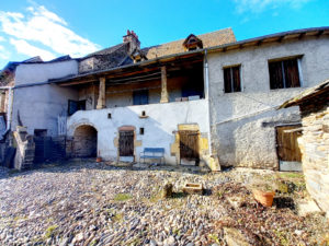 Maison avec terrain en coeur de village, ESTAING