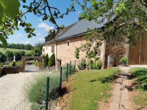 Maison de caractère avec grange sur 3.500m2