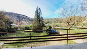 Maison de Type 3/4, avec garage sur une parcelle de 1165 m2, à 5 min du centre ville d'ESPALION.