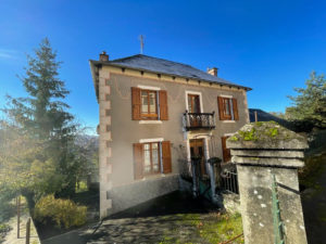 Maison d'habitation de type 4, vue dégagée