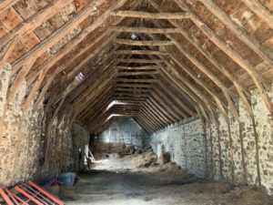 Maison en pierres à rénover entièrement sur la commune d'Argences en Aubrac