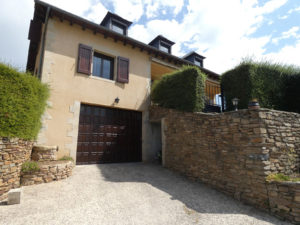 MAISON ST GENIEZ D'OLT avec TERRAIN - 670m2 - GARAGE