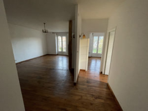 Appartement T3/T4 avec balcon et parking extérieur