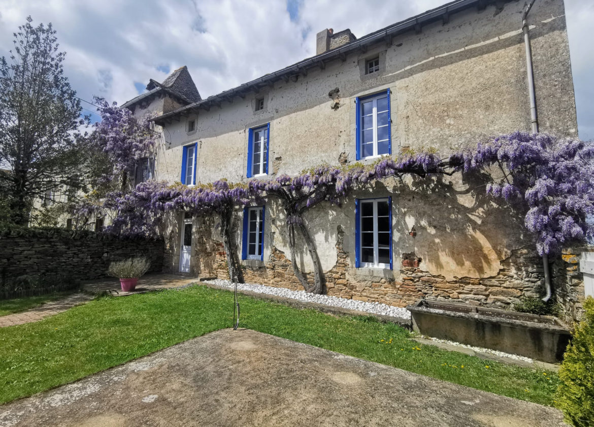 Charmante maison rénovée en pierres - A proximité immédiate de Baraqueville