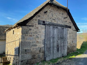 Corps de ferme à 20 minutes d'ENTRAYGUES SUR TRUYERE