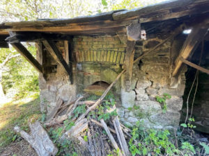 Corps de ferme à 2kms de SAINT AMANS DES COTS