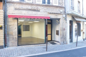 LOCAL 38 M2 ENVIRON - rue principale - St Geniez d'Olt et Aubrac