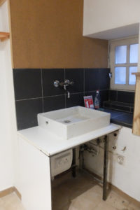 LOCAL 38 M2 ENVIRON - rue principale - St Geniez d'Olt et Aubrac