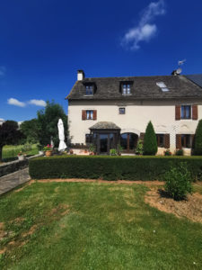 Maison de caractère avec grange sur 3.500m2