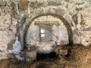 Maison en pierres à rénover entièrement sur la commune d'Argences en Aubrac