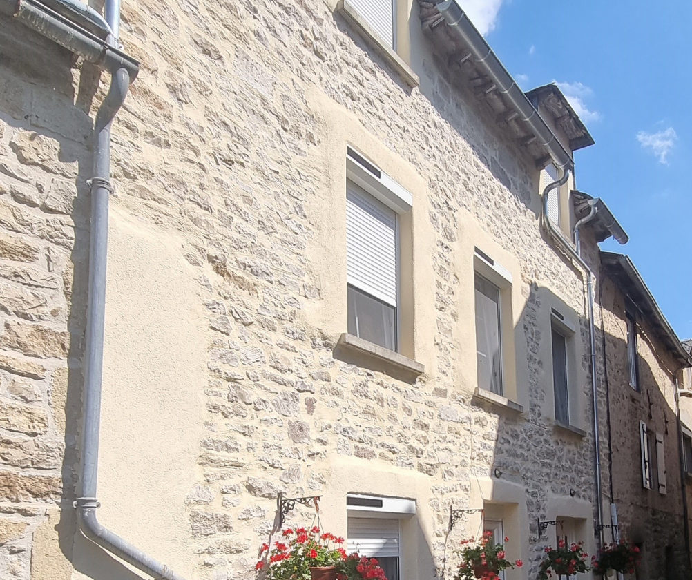 Maison rénovée avec jardin - 10 min de st Geniez d'Olt Aubrac