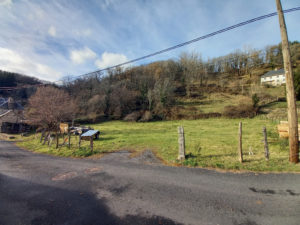 Terrain à bâtir, au centre du village de st Chély d'Aubrac