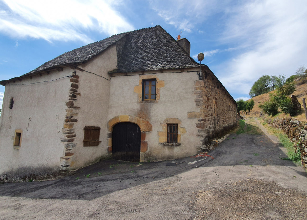 AUBRAC - Maison avec terrain