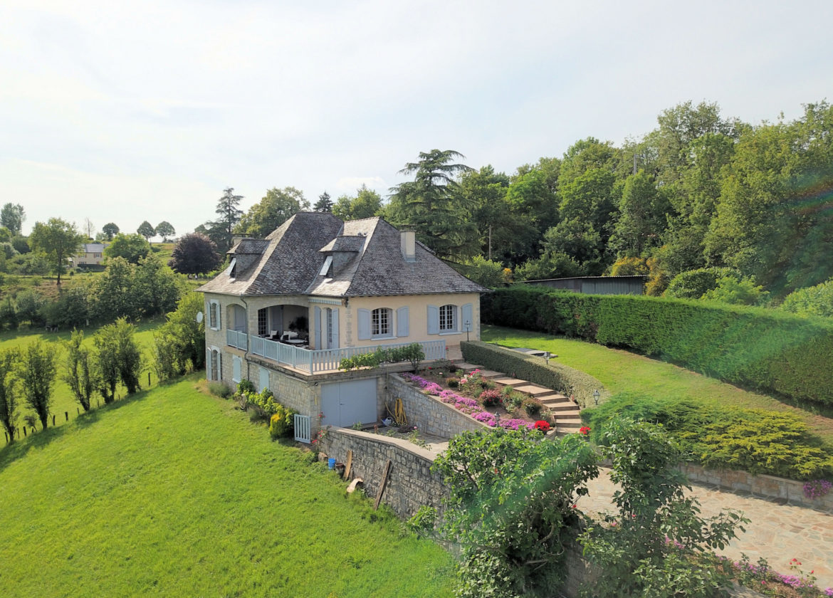 Beau pavillon à ESPALION