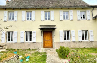  Maison de Caractère à moins de 2km du Lac de Maury