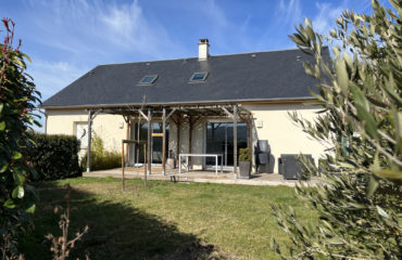  Maison proche du centre ville d'Espalion avec vue dégagée, garage et terrain