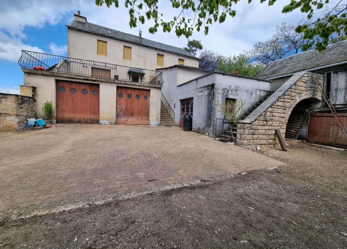 ENSEMBLE : MAISON - GRANGE - TERRAIN - garage -atelier