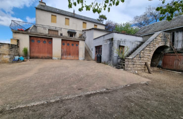 ENSEMBLE : MAISON - GRANGE - TERRAIN - garage -atelier