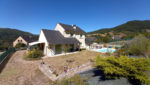 ENTRAYGUES SUR TRUYERE, pavillon de Type 5 avec piscine sur une parcelle de 1540 m2