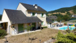 ENTRAYGUES SUR TRUYERE, pavillon de Type 5 avec piscine sur une parcelle de 1540 m2