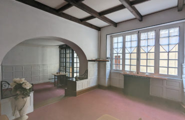 IMMEUBLE - Ancien Hôtel avec appartements- terrasses et garages