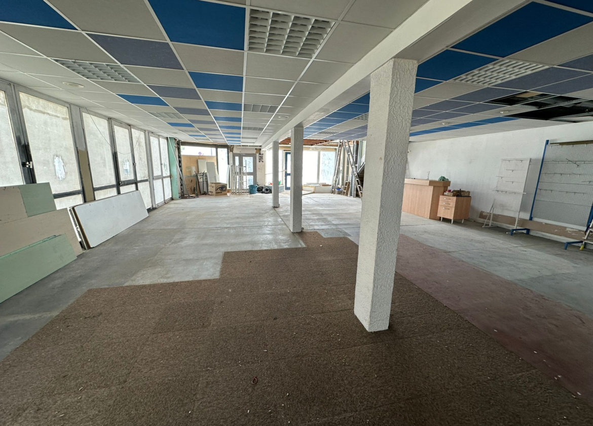 Local commercial de 210m2 - LA PRIMAUBE