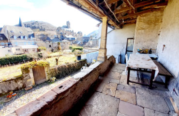 Maison avec terrain en coeur de village, ESTAING