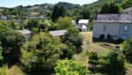 Maison en pierres avec chalet et grand terrain attenant