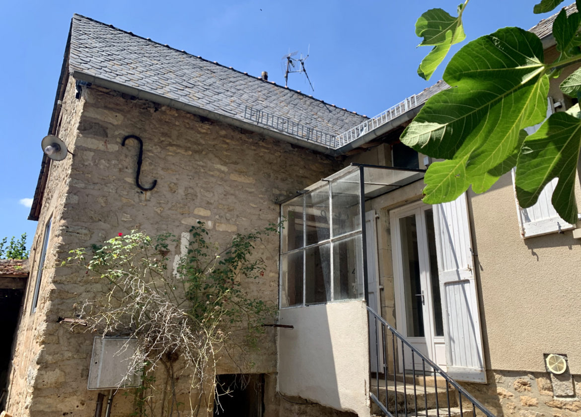 Maison en pierres de type 3 sur 2.500m2 de terrain