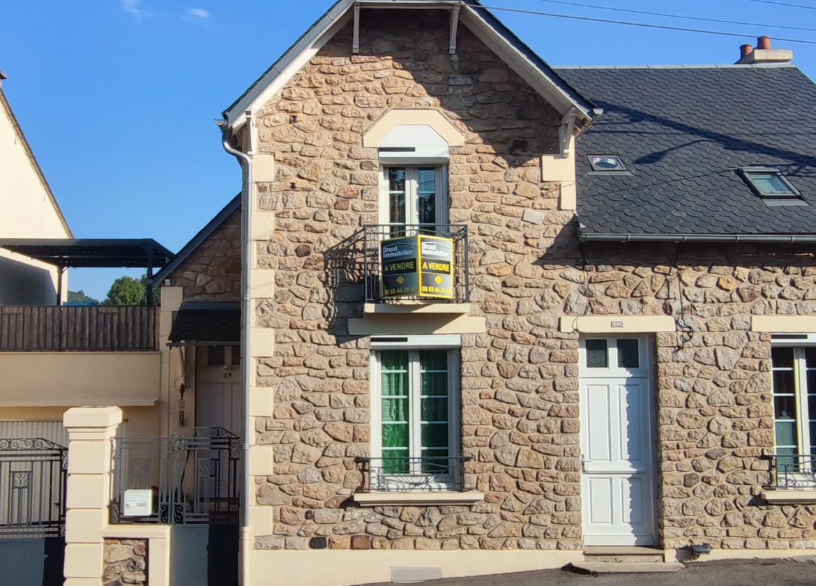 Maison en pierres de type 4 - Centre ville ESPALION