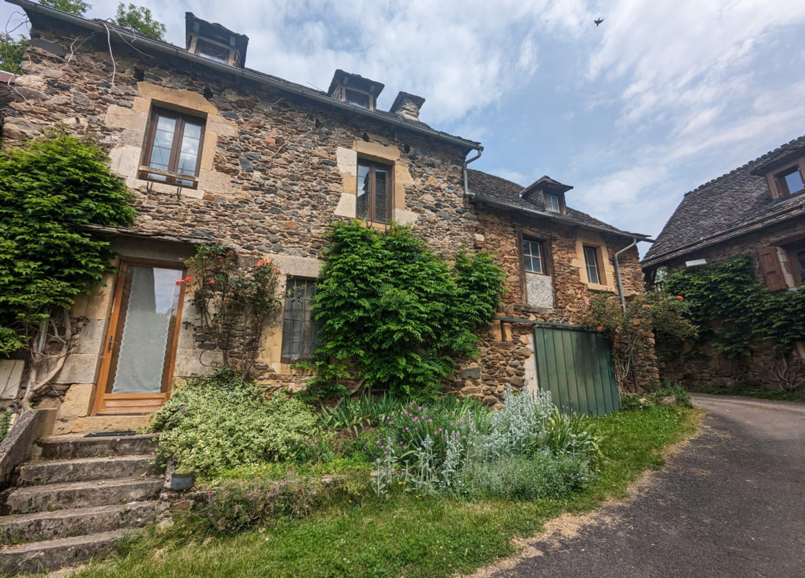 Maison - Grange - Garage - terrain