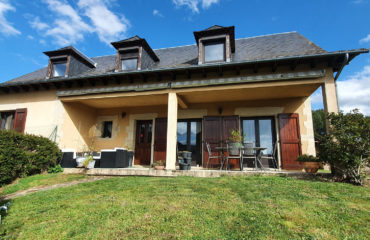 MAISON ST GENIEZ D'OLT avec TERRAIN - 670m2 - GARAGE