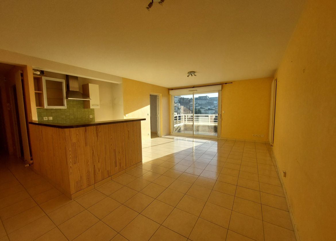 Appartement T2 - balcon, cave, parking