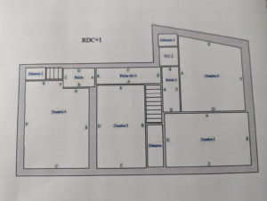 MAISON avec jardin et terrain. - Secteur Laissac