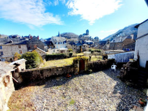 Maison avec terrain en coeur de village, ESTAING