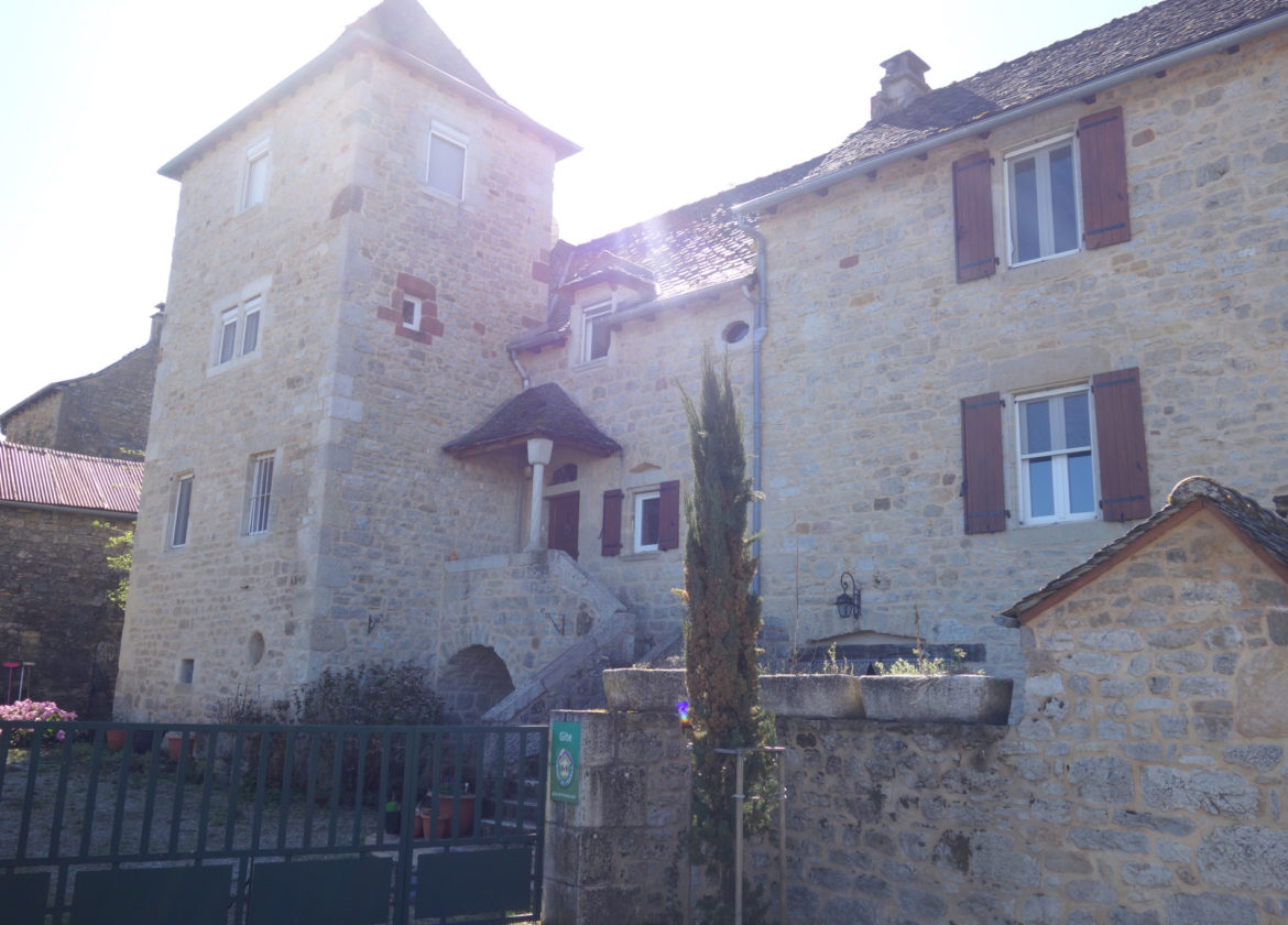 Maison de caractère située à 15min de Rodez.