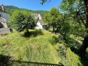  Maison dans le village de BANHARS