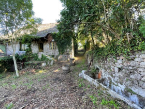 Corps de ferme à 2kms de SAINT AMANS DES COTS