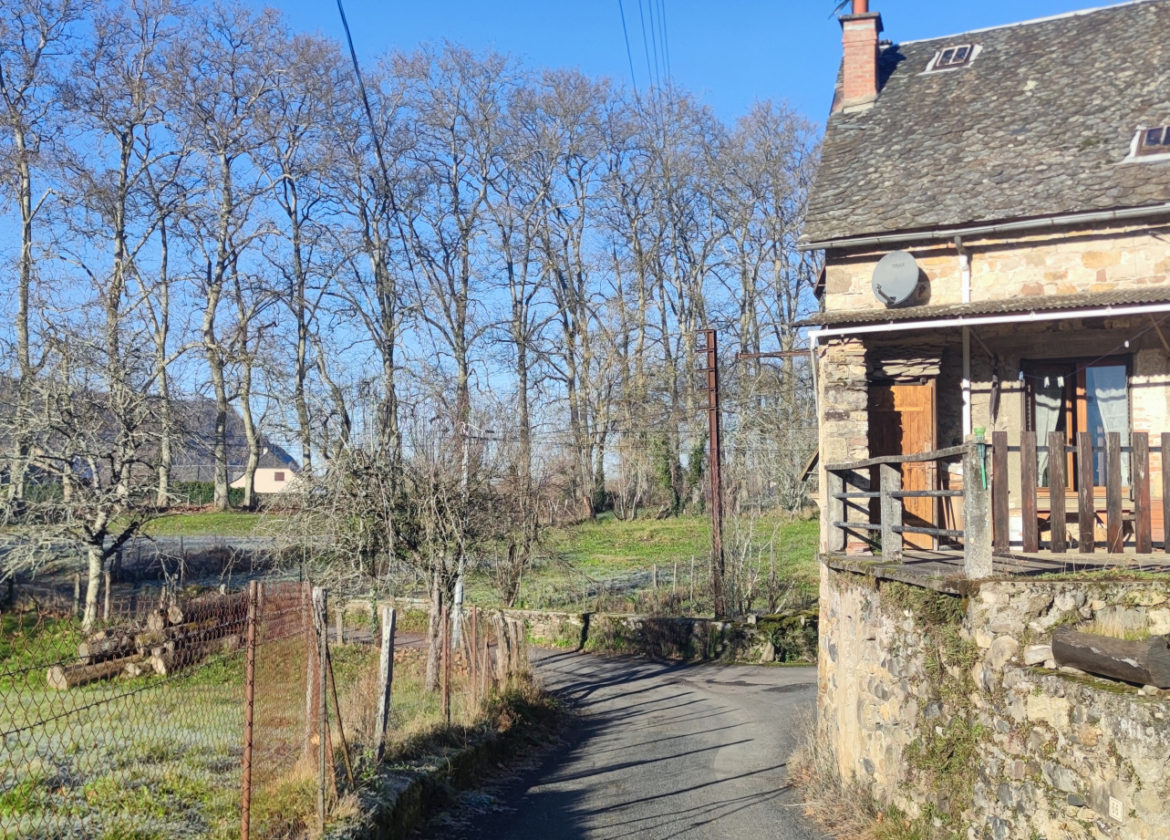 Maison de village, dépendances, terrain non attenant, SAINT COME D'OLT.