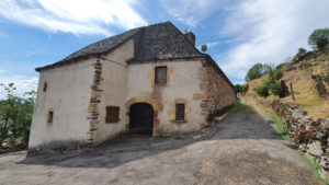 AUBRAC - Maison avec terrain