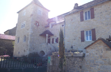 Maison de caractère située à 15min de Rodez.