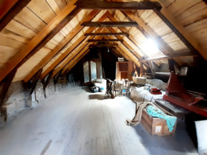 Maison de Type 4/5 avec garage, terrasse et balcon à 2 minutes du centre ville de St Côme d'Olt.